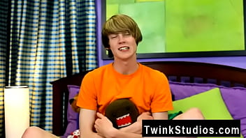 Preview 1 of Virgin Blod 17 Year - Hot twink Elijah White is another Florida-native twink,  he was sent