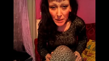 Preview 2 of Tube Videos Teen Sex Drogaporno - VOGLIO CHE TI SPIPPETTI IL TUO INSULSO CAZZETTO GUARDANDO I MIEI PIEDI,  ILE MIE
