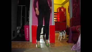 Preview 4 of Son Sex Sleem Sister - MISS WAGON TI SPACCA LE PALLE CON LE - SCARPE ZOMBIE STILEPIU&#039_ TI PRENDO A CALCI