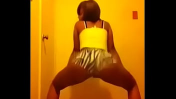 Preview 2 of Punteadas - Twerking dat ass