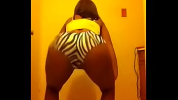 Preview 1 of Punteadas - Twerking dat ass