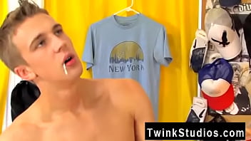 Preview 3 of Webcam Ass Comp 7 - Gay movie of Gabriel has issues with his parents and Patrick lends a