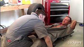 Preview 1 of Romance You Savies - The mechanic in action