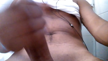 Preview 3 of Seduce Son Fuck Mom With Friends - Moreno Gostoso do Skype