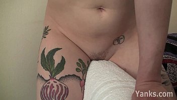 Preview 2 of Iadka Or Ladka - Lusty Molly Rubbing Her Pussy On Camera
