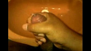 Preview 4 of Toys Of Male - punheta gostosa no banheiro
