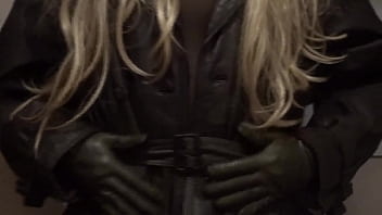 Preview 2 of Brazzer Com Aulin - bellas green leathercoat