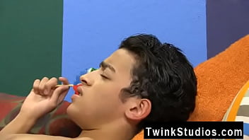 Preview 1 of So Hard Badroom Gff - Amazing gay scene Patrick Kennedy only wants Dustin Cooper&#039_s