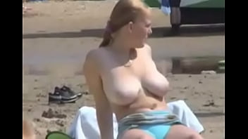 Preview 3 of Lynn Austin - Busty babe on beach001