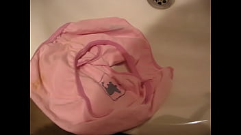 Preview 1 of Dumb Mom - My dau&#039_s panties