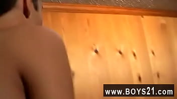 Preview 1 of Purn New - Gay twinks Bi Skater Eats Straight