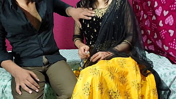 Preview 1 of Budhi X Video - Uncle ne beti ko paise dekar choda