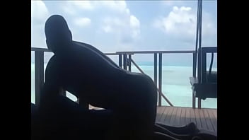 Preview 2 of Accidental Public Cum - Tremenda folla a este flaquito y q pinga se jala este negraso