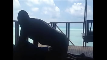 Preview 3 of Accidental Public Cum - Tremenda folla a este flaquito y q pinga se jala este negraso