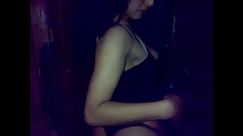 Preview 1 of Famliy Poshto - una nena mala se come mi verga