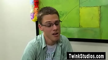 Preview 1 of Onlain Odear - Hot gay scene Taylor Lee and Jae Landen are 2 college aged twinks.