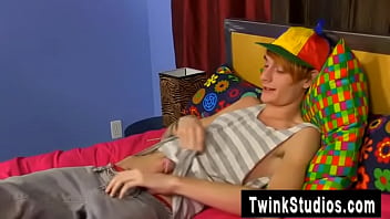 Preview 1 of Antilles Sex Free - Gay fuck Josh Bensan is stunned by Preston Andrews&#039_ huge... lollipop!