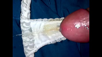 Preview 4 of Poren Xxx Vixo - masturbandose con calzones de socorro