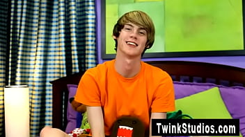 Preview 3 of Trafiq Booty - Gay clip of Elijah White is another Florida-native twink,  he was sent