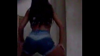 Preview 2 of Chaitting Moms - Novinha dan&ccedil_ando funk at&eacute_ o ch&atilde_o