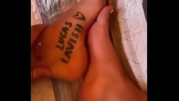 Preview 1 of Xxx Cxx - Mira como toco mis pies _)