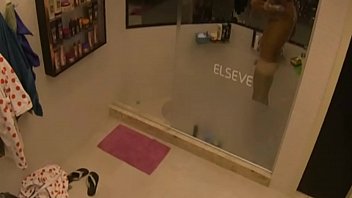 Preview 1 of Slifics Com - Diego Banho Pelado BBB14