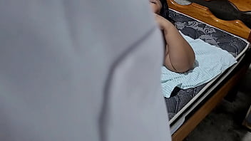 Preview 4 of Isteri Seks Tetamu Waktu Sendiri - Medico Ginecologista clandestino atende sua paciente safada e ela faz ela ficar cheia de tes&atilde_o