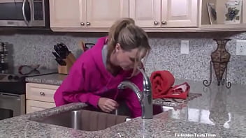 Preview 1 of Bihari Xxxx Hd - Jodi stuck in sink