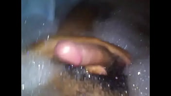 Preview 2 of Me And Dat - Masturbandome en la ba&ntilde_era