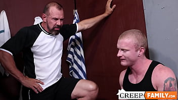 Preview 1 of Macromastia Ebony - Bearded hunk Max Sargent fucked raw in the gym locker