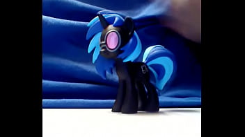 Preview 2 of Man Fish Fuck - Vinyl Scratch Cof