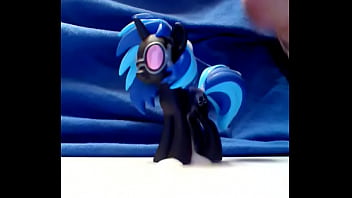 Preview 4 of Man Fish Fuck - Vinyl Scratch Cof