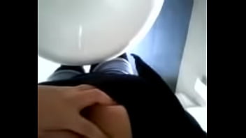 Preview 4 of Cuban Big Booty Squirt Cam - Toilette