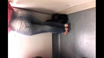 Preview 4 of Usa Online Sex Liver - gostosa se exibindo no trem