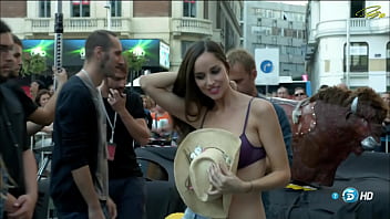 Preview 4 of Pantyhose Seduction 43 - Macarena Garc&iacute_a,  Sara S&aacute_lamo,  Lorena Van Heerde y chica en la ducha en B&amp_B