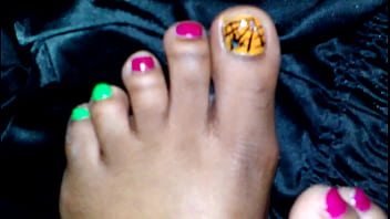 Preview 3 of Moms Zaara - Ebony footjob Mr.houstonfootmodels
