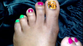Preview 1 of Moms Zaara - Ebony footjob Mr.houstonfootmodels