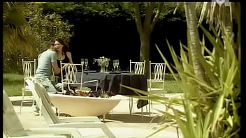 Preview 3 of Casting Chunky - Nomi et Jessica Fiorentino - Plume Perverse (2005)
