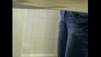 Preview 1 of Hows Y Daddy - CHILENA EN LA DUCHA