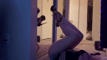 Preview 4 of Game Mani - Italian Long legs Milf Wearing High Heels and showing her long legs Horny AF