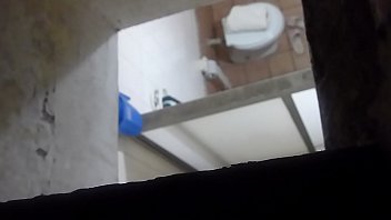 Preview 2 of Mom Big Nipples - abuela saliendo de la ducha
