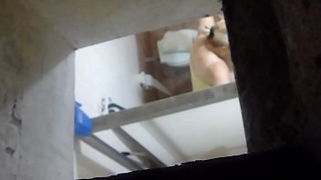 Preview 4 of Mom Big Nipples - abuela saliendo de la ducha