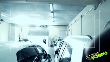 Preview 2 of Sis Help Ass - LARA Y SU MINI El Vendedor de Coches