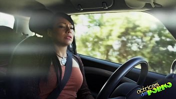 Preview 1 of Sis Help Ass - LARA Y SU MINI El Vendedor de Coches