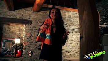 Preview 1 of Kristina Rose Waiter - LARA Y SU MINI La Ladrona