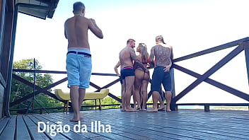 Preview 1 of Big Puke - Suruba ao na sacada &eacute_ gostosa demais
