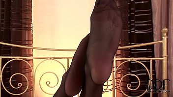 Preview 3 of Uyqxevura - Black-haired Anella masturbating with vibrator in stockings
