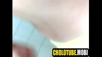 Preview 3 of Nude Turk Turisti Sikiyor - Pendejas lesbianas se denudan en las duchas