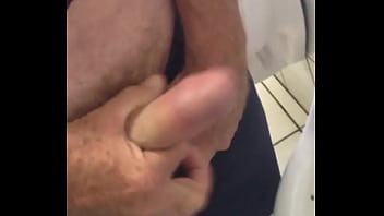 Preview 1 of New Vediosv - Banheiro gay