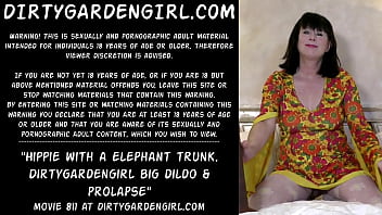 Preview 1 of Japanese Sex Mms - Hippie with a trunkin ass. Dirtygardengirl big dildo &amp_ prolapse